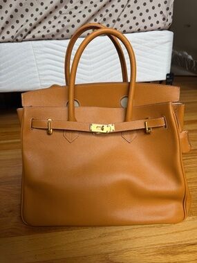 Classic Tan Leather Structured Tote Bag